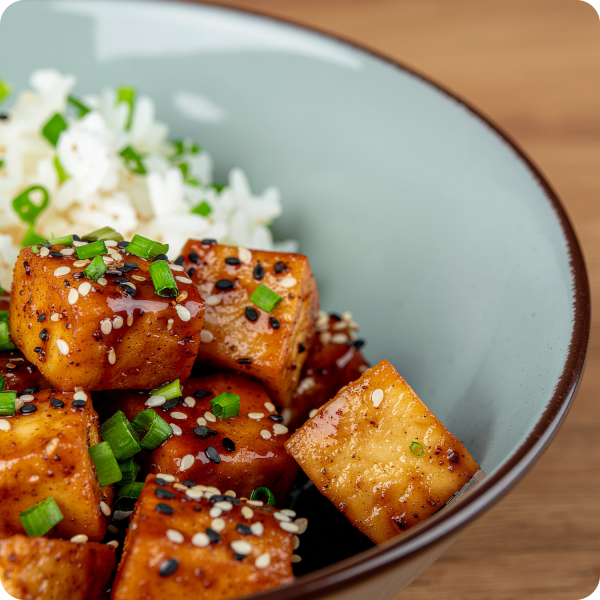 Tofu caramélisé au soja et sesame