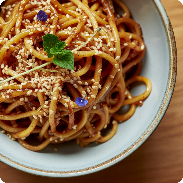 nouilles udon sucrée au sirop de caramel